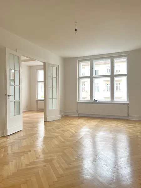 Volkspark in Laufweite: Frisch sanierte 3,5-Zimmer-Altbau-Wohnung. — photo 1